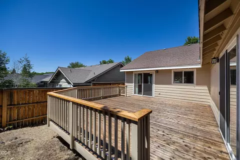 Exterior - 20729 Nicolette Dr, Bend, OR 97701 photo 8 of 13