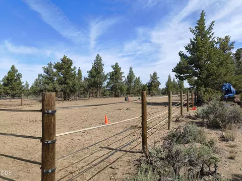 23055 Timland Ln, Bend, OR 97702 photo 9