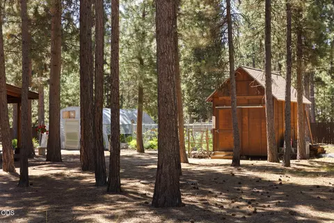 Exterior - 51889 Pine Loop Dr, La Pine, OR 97739 photo 23 of 29