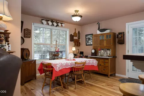 Dining - 51889 Pine Loop Dr, La Pine, OR 97739 photo 1 of 1