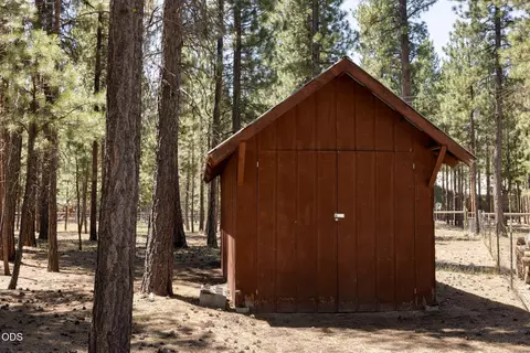 Exterior - 51889 Pine Loop Dr, La Pine, OR 97739 photo 29 of 29