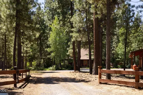 Exterior - 51889 Pine Loop Dr, La Pine, OR 97739 photo 7 of 29
