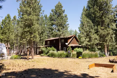 Exterior - 51889 Pine Loop Dr, La Pine, OR 97739 photo 12 of 29