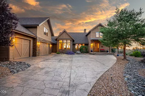 17171 SW Chaparral Dr, Powell Butte, OR 97753
