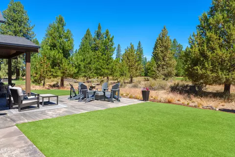 Exterior - 61546 Hosmer Lake Dr, Bend, OR 97702 photo 4 of 5