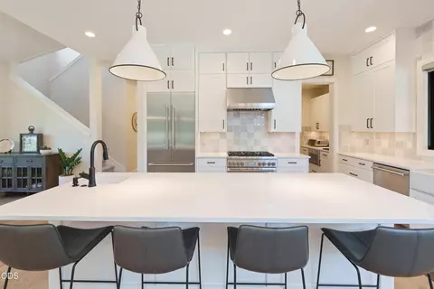 Kitchen - 61546 Hosmer Lake Dr, Bend, OR 97702 photo 3 of 9