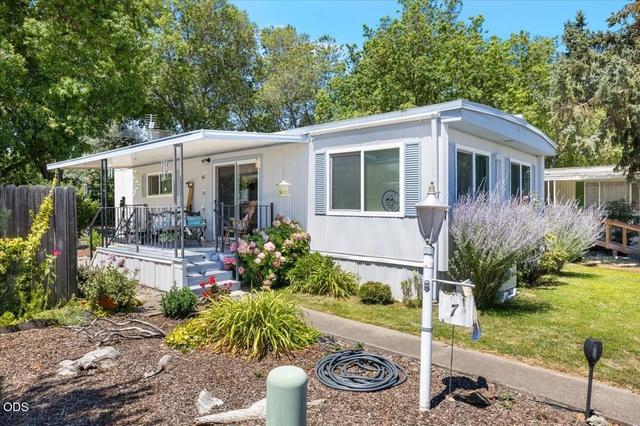 3700 Bellinger Ln #SPC 7, Medford, OR 97501