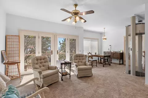 Living - 4303 Tami Ln, Central Point, OR 97502 photo 5 of 5