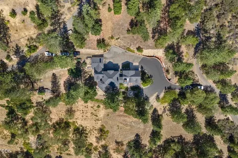 View/Area - 4303 Tami Ln, Central Point, OR 97502 photo 2 of 4