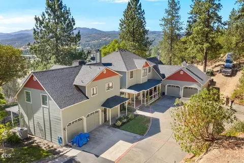 Exterior - 4303 Tami Ln, Central Point, OR 97502 photo 10 of 12