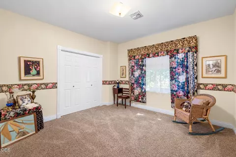 Bedroom - 4303 Tami Ln, Central Point, OR 97502 photo 2 of 3