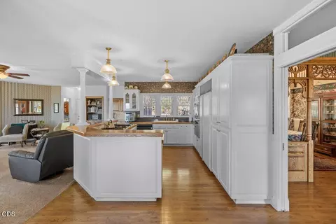 Kitchen - 4303 Tami Ln, Central Point, OR 97502 photo 1 of 4