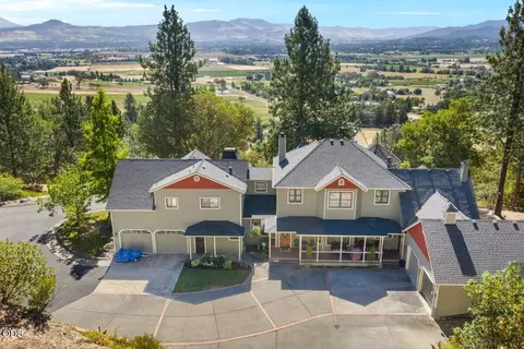 Exterior - 4303 Tami Ln, Central Point, OR 97502 photo 12 of 12