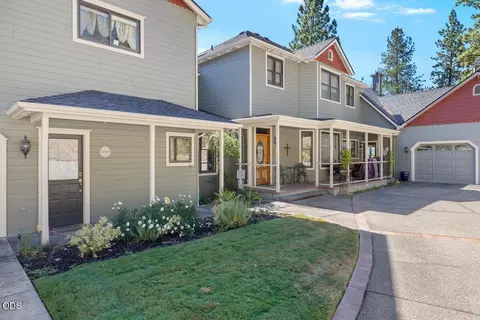 Exterior - 4303 Tami Ln, Central Point, OR 97502 photo 2 of 12