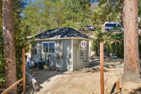 Exterior - 4303 Tami Ln, Central Point, OR 97502 photo 7 of 12