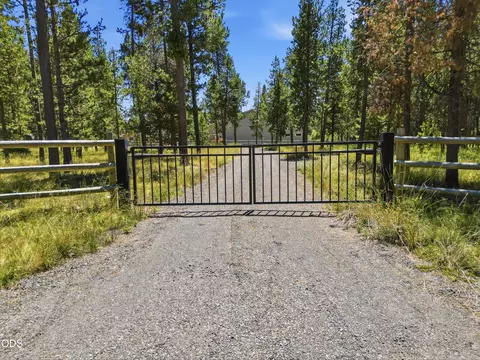 17043 Elsinore Rd, Bend, OR 97707 photo 13