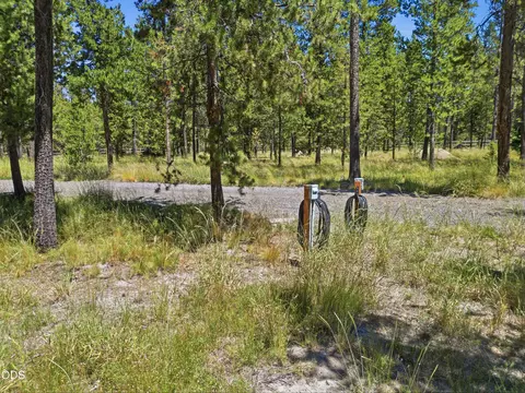 17043 Elsinore Rd, Bend, OR 97707 photo 8