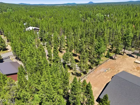 17043 Elsinore Rd, Bend, OR 97707 photo 22