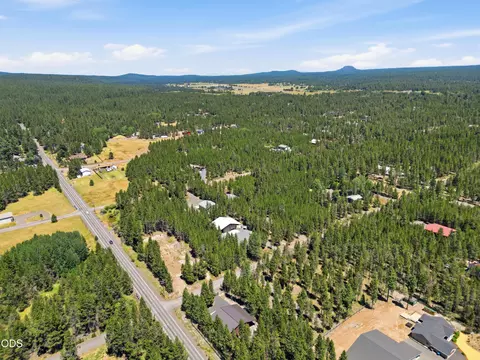17043 Elsinore Rd, Bend, OR 97707 photo 19