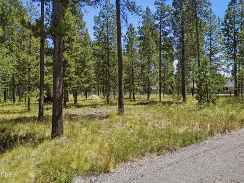 17043 Elsinore Rd, Bend, OR 97707 photo 6