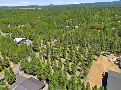 17043 Elsinore Rd, Bend, OR 97707 photo 27