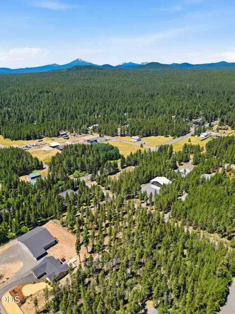 17043 Elsinore Rd, Bend, OR 97707 photo 24