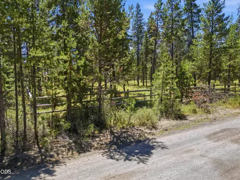 17043 Elsinore Rd, Bend, OR 97707 photo 3