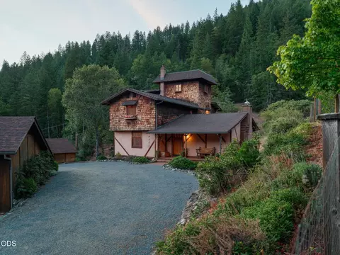 2603 Winona Rd, Grants Pass, OR 97526