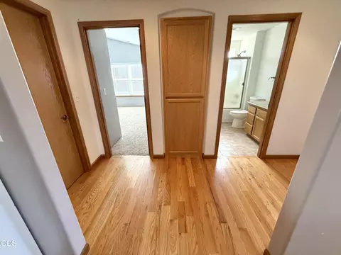 Entry Way - 918 Win Way, Eagle Point, OR 97524 photo 3 of 3