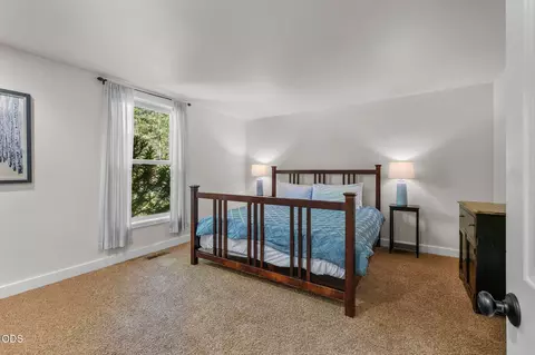 Bedroom - 56832 Besson Rd, Bend, OR 97707 photo 2 of 5
