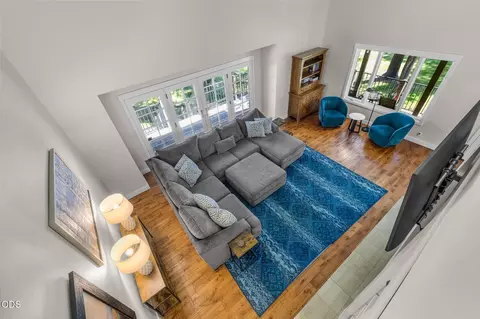 Living - 56832 Besson Rd, Bend, OR 97707 photo 6 of 9