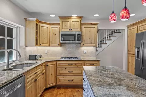 Kitchen - 56832 Besson Rd, Bend, OR 97707 photo 1 of 2