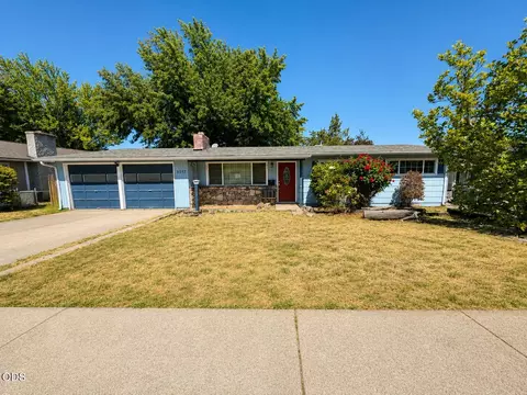 1517 Oleander St, Medford, OR 97504