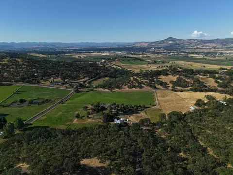 4359 Pioneer Rd, Medford, OR 97501