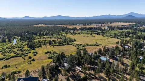 View/Area - 16760 Doe Pl, La Pine, OR 97739 photo 3 of 9