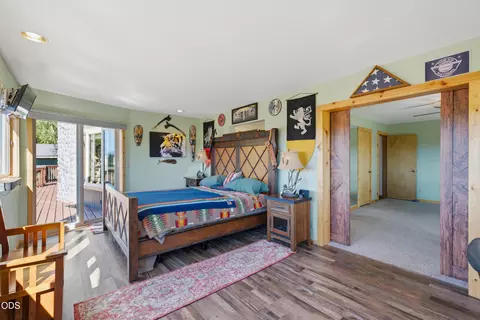 Bedroom - 16760 Doe Pl, La Pine, OR 97739 photo 5 of 5