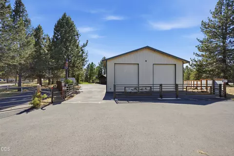 Exterior - 16760 Doe Pl, La Pine, OR 97739 photo 9 of 13