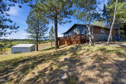 Exterior - 16760 Doe Pl, La Pine, OR 97739 photo 12 of 13
