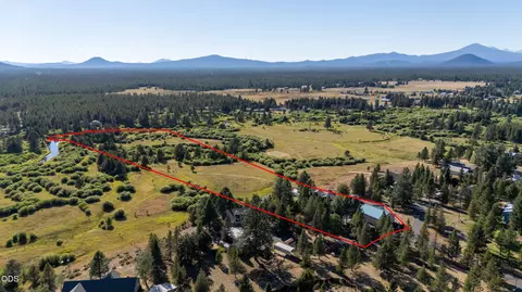 View/Area - 16760 Doe Pl, La Pine, OR 97739 photo 2 of 9