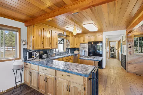 Kitchen - 16760 Doe Pl, La Pine, OR 97739 photo 3 of 3