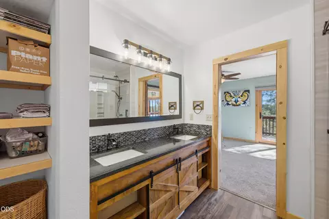 Bath - 16760 Doe Pl, La Pine, OR 97739 photo 5 of 6