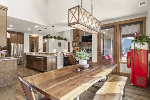 Dining - 56604 Sunstone Loop #151, Bend, OR 97707 photo 1 of 6