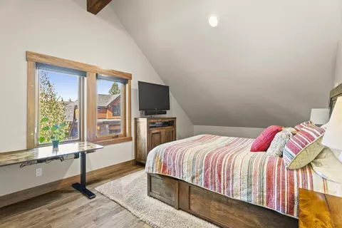 Bedroom - 56604 Sunstone Loop #151, Bend, OR 97707 photo 8 of 10