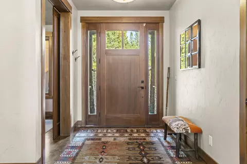 Entry Way - 56604 Sunstone Loop #151, Bend, OR 97707 photo 2 of 7