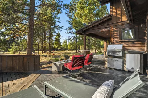 Exterior - 56604 Sunstone Loop #151, Bend, OR 97707 photo 11 of 12