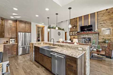 Kitchen - 56604 Sunstone Loop #151, Bend, OR 97707 photo 2 of 5