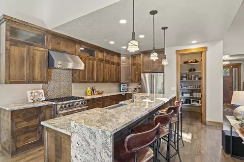 Kitchen - 56604 Sunstone Loop #151, Bend, OR 97707 photo 3 of 5