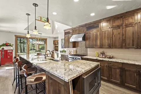 Kitchen - 56604 Sunstone Loop #151, Bend, OR 97707 photo 5 of 5
