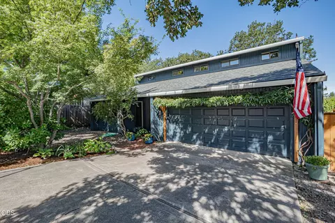 775 Oak Knoll Dr, Ashland, OR 97520