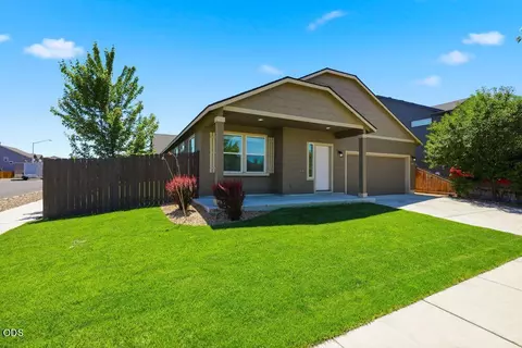 2502 NW Glen Oak Ave, Redmond, OR 97756